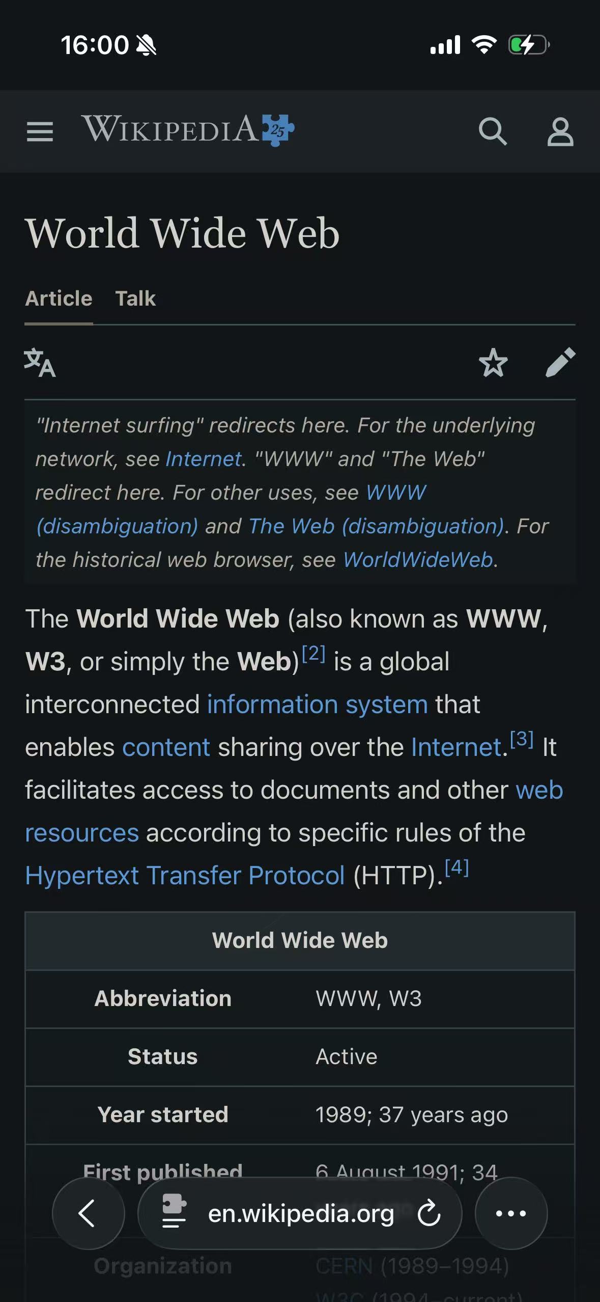 The Wikipedia World Wide Web article adapted with the Classic Midnight theme in Safari on iPhone